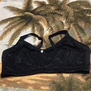 Breezies brassiere soft bra no padding 40DD. Black lace 🥀 excellent cond